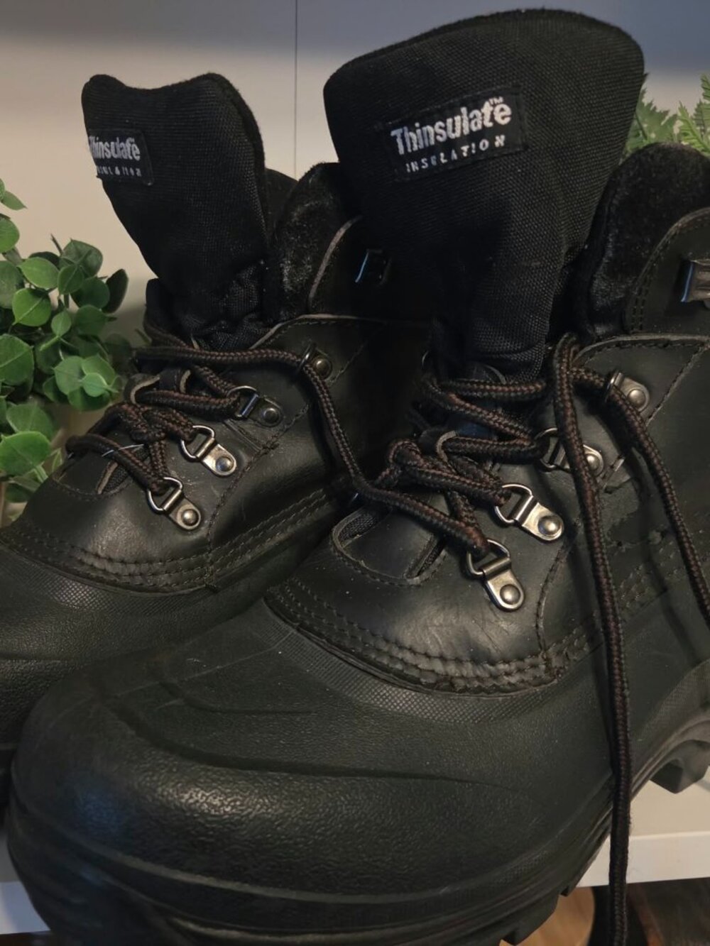 Men's Explorers Brand Thinsulate Black Leather Winter Boots Size 10